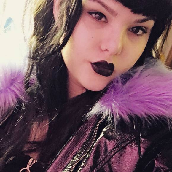 Meet your Posher, Shelby - Picture 1 of 1